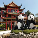 中国の雰囲気が満喫できるタマンサファリのパンダ館(Istana Panda Indonesia )　