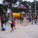 ボロブドゥールホテル隣の公園が市民の憩いの場に！子供向け遊具もたくさん。